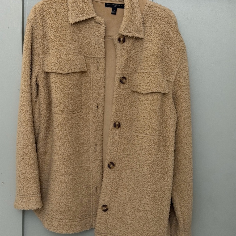 Banana Republic Women’s Beige Sherpa Shirt Jacket